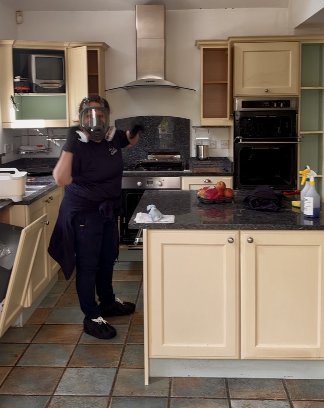 Full kitchen deep clean end of tenancy Bromley